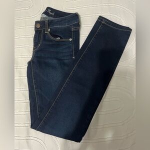 American Eagle women’s Super Stretch skinny mid rise Jeans
